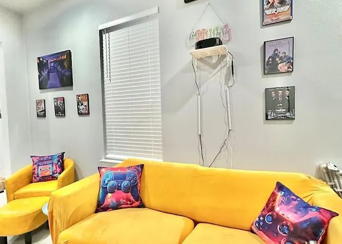 Cinemaarcadebabyproofedsleeps7downtownfortworth